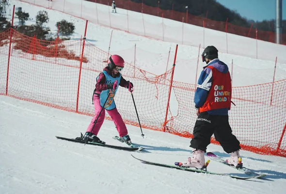 2026湖北恩施绿葱坡·双板进阶滑雪冬令营（6天）