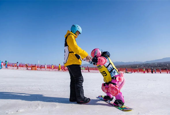 2025石京龙·冰雪走读滑雪冬令营（5天）单双板1:3