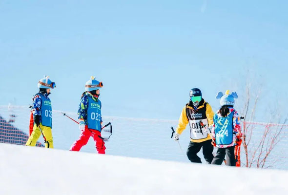 2025崇礼翠云山·冰雪进阶滑雪冬令营（6天）单双板1:3 四钻酒店