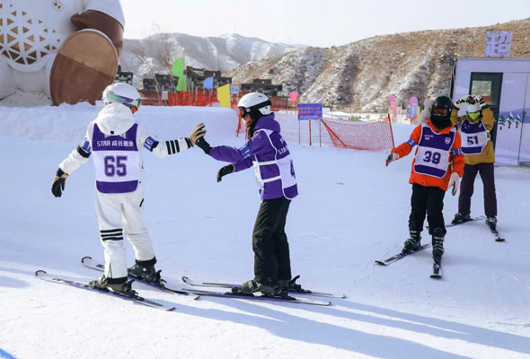 2025崇礼翠云山踏雪寻春滑雪冬令营（6天）单双板1:1高级 营房住宿