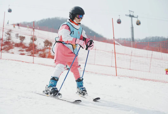 【探知乐途冬令营】2024恩施绿葱坡·双板初级滑雪冬令营（5天）