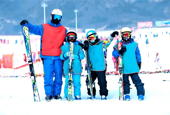 【假日小队夏令营】2024渔阳滑雪训练冬令营（5天）