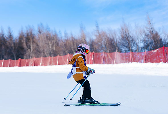 2025/26河北崇礼多乐美地滑雪冬令营（5天）沐蘭汤温泉2人酒店
