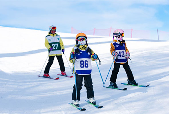 2026北京踏雪寻春石京龙滑雪冬令营（5天）