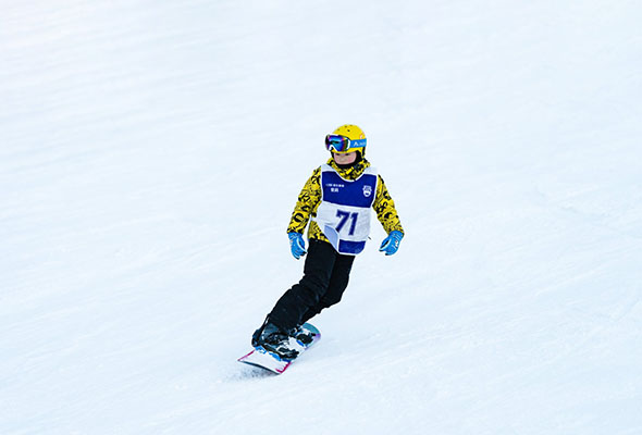 2025/26河北崇礼云顶滑雪冬令营（6天）1:1五星酒店住宿