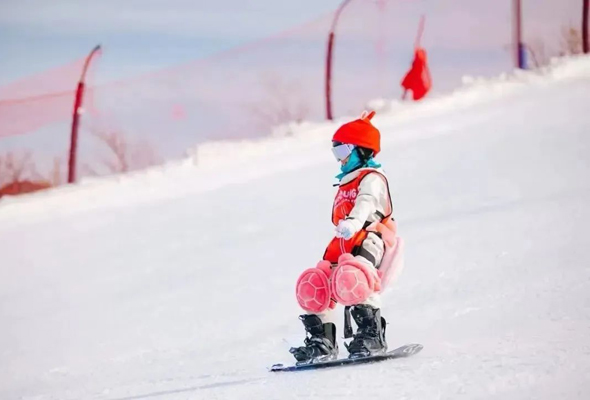 2026河北七山·冰雪冠军滑雪冬令营(5天)单双板1:3 酒店住宿 2026河北七山·冰雪冠军滑雪冬令营(5天)单双板1:3 酒店住宿