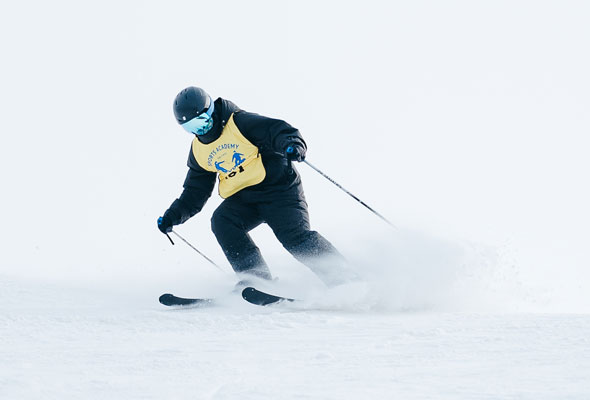2026河北崇礼翠云山·冰雪进阶滑雪冬令营（6天）单双板1:1 营房公寓