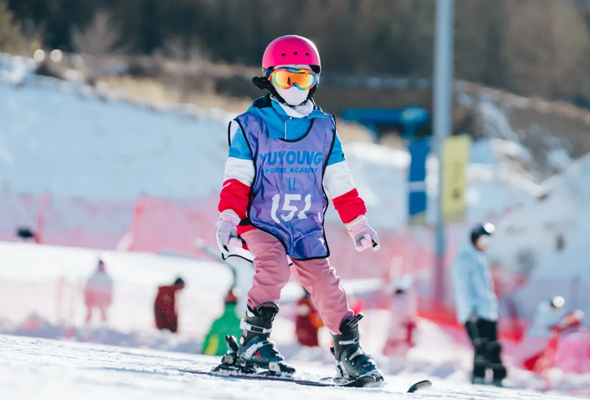 2026河北崇礼翠云山·冰雪进阶滑雪冬令营（6天）单双板1:3 营房公寓