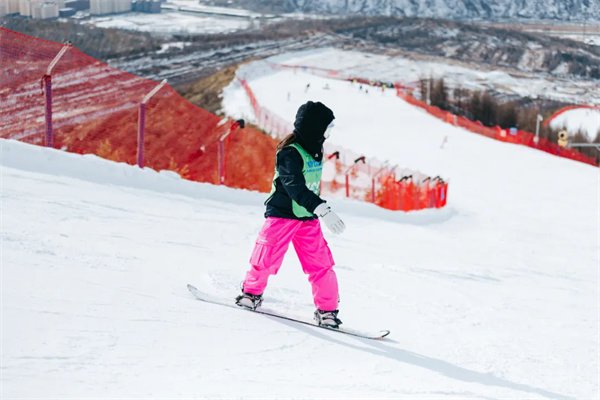 河北滑雪冬令营哪家好？详细介绍往下看