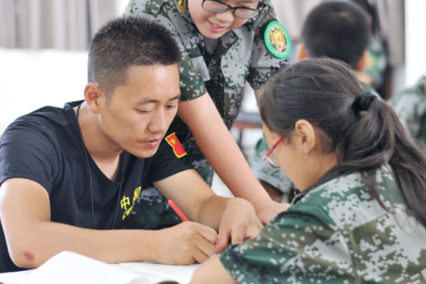 上海6到10岁儿童军训夏令营