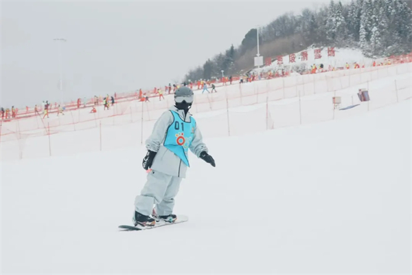 吉林滑雪冬令营怎么选择？强烈推荐这两家优质营地。