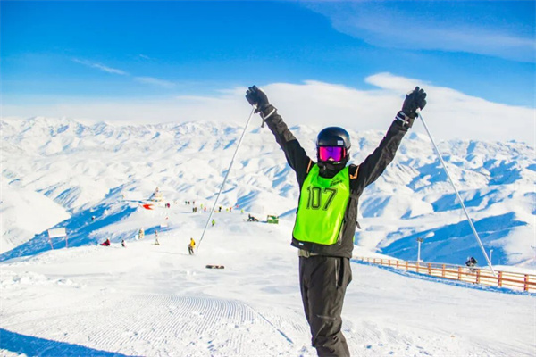 新疆有些什么滑雪冬令营？快来看看吧