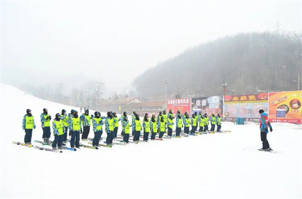 黑龙江滑雪冬令营哪家好？详细介绍往下看