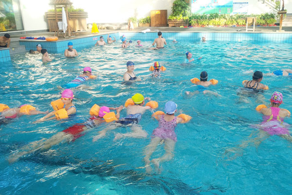 上海青少年游泳夏令营